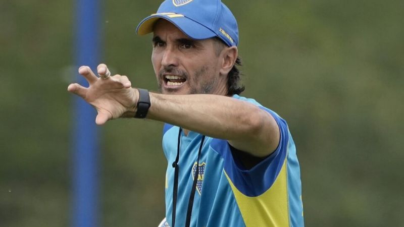 El DT Martínez mete cuatro cambios en Boca