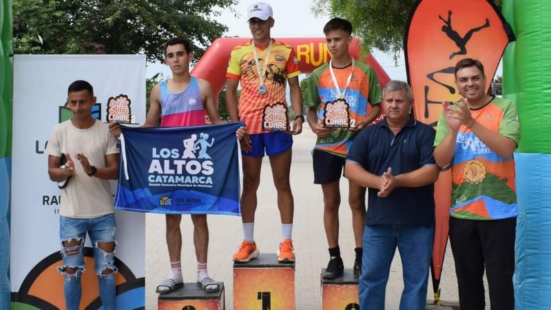 Con un gran número de atletas, se realizó una nueva edición de Los Altos Corre