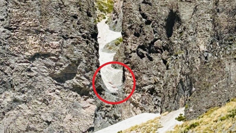 Rescataron a cinco motocicletas que cayeron a un precipicio