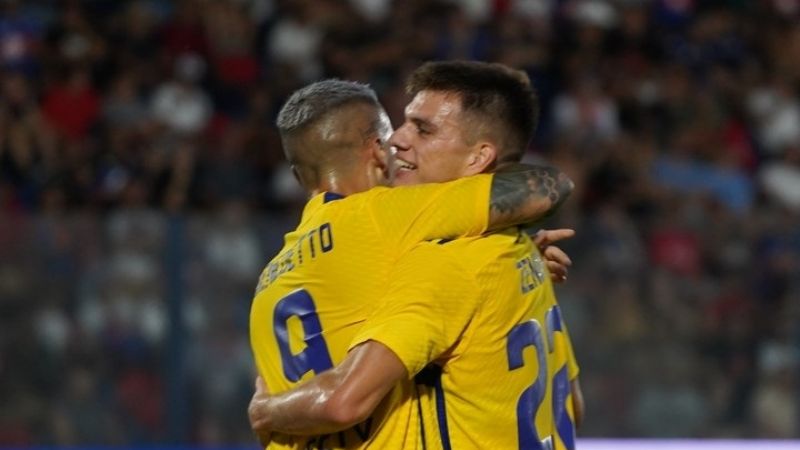 Benedetto elogió al DT Diego Martínez