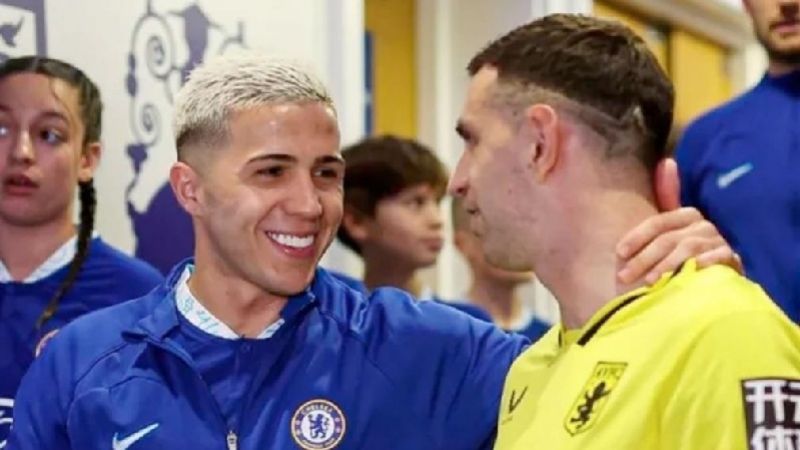 Enzo Fernández y “Dibu” Martínez, frente a frente