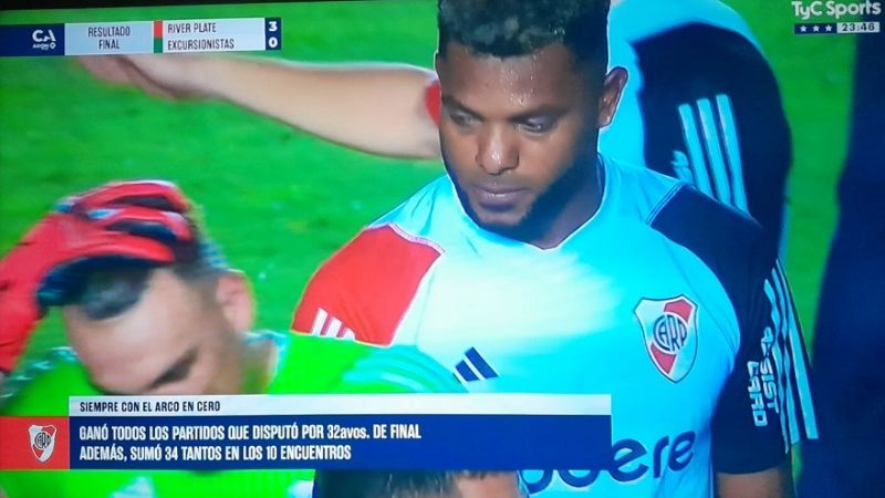 River goleó 3-0 a Excursionistas