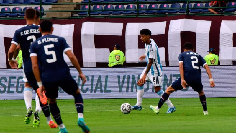 Agónico empate de Argentina ante Paraguay
