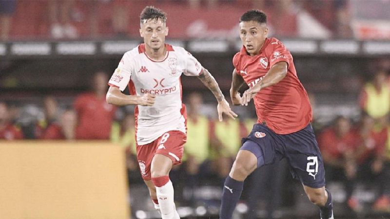 El “Globito”, en desventaja numérica, le aguantó al “Rojo”