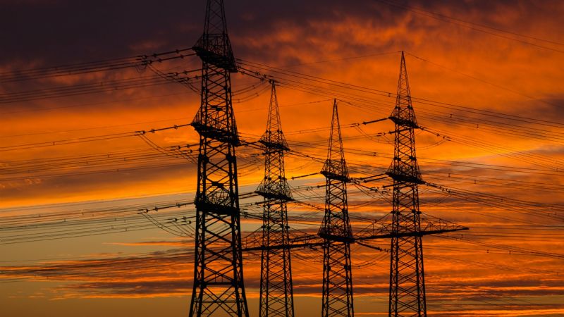 Ante el recorte de fondos nacionales incrementa la tarifa de energía eléctrica