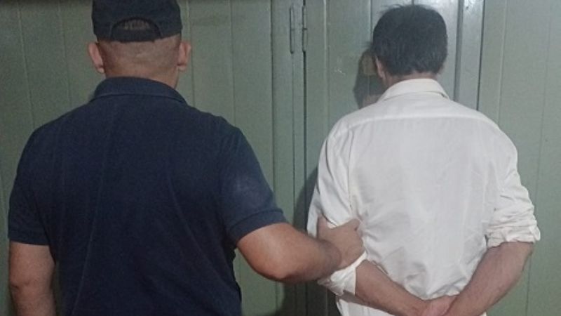 Amenazó a un hombre con un cuchillo