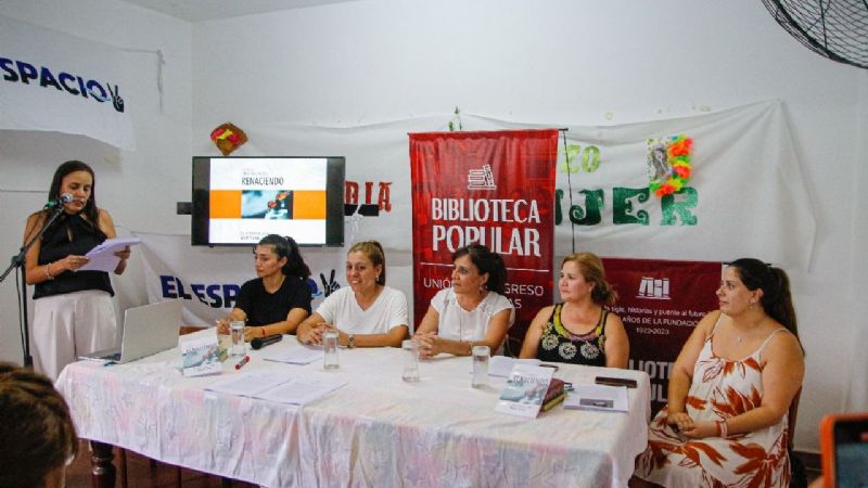 Letras y concientización en la presentación del libro “Renacer”