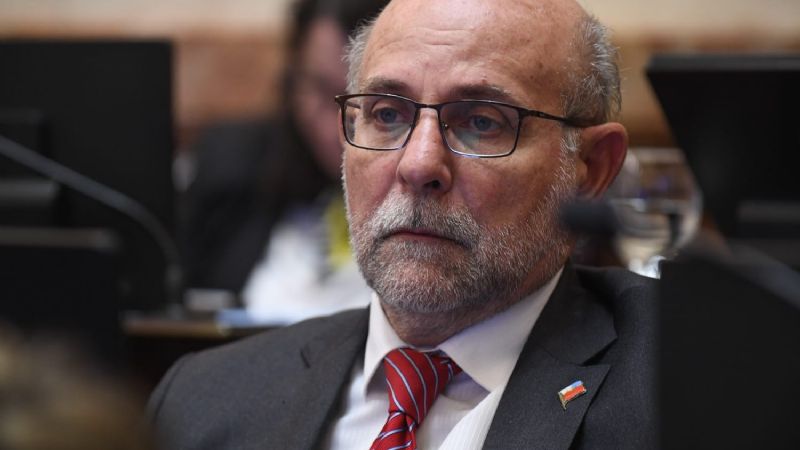 Flavio Fama acompañó el DNU de Javier Milei