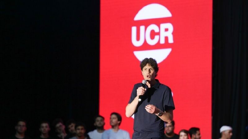 Estalló la interna radical, tras la caída del DNU