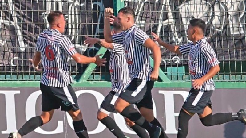 Batacazo de El Porvenir, eliminando a Lanús