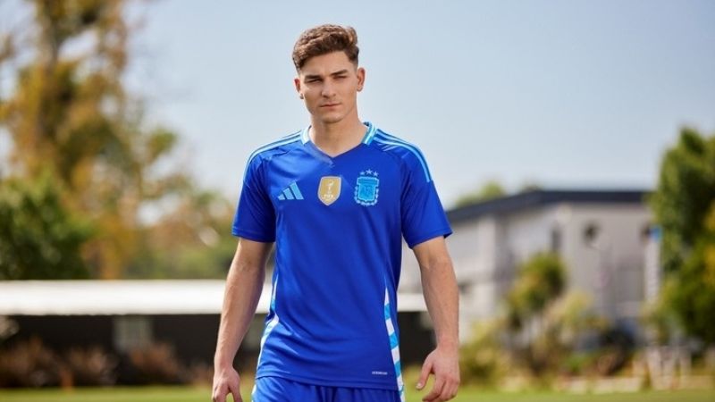 Las nuevas camisetas de la Selección Argentina