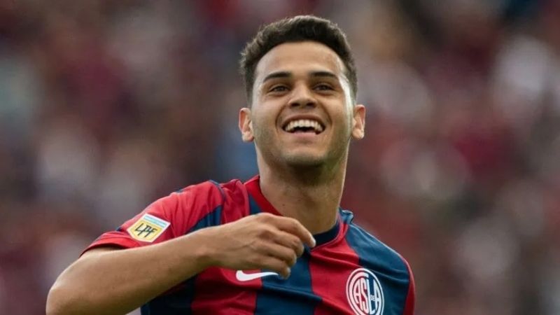 Juanfer “salvó” a Racing y San Lorenzo se acordó de ganar