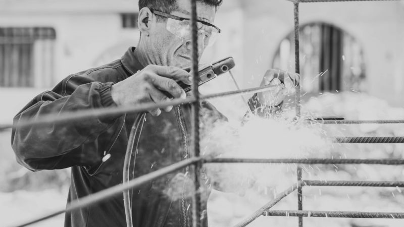 La industria pyme cayó 9,9% anual en febrero