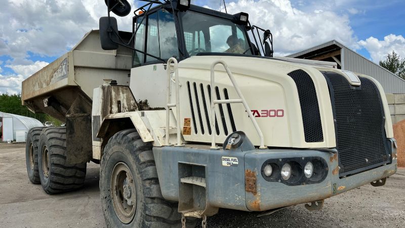 Por desplazamiento de equipos mineros, transitar con precaución por RN 60