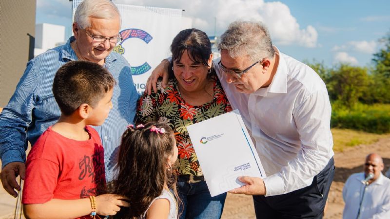 Icaño: 39 nuevas familias recibieron su nuevo hogar