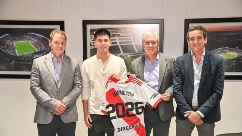 Mastantuono renovó con River hasta diciembre del ‘26