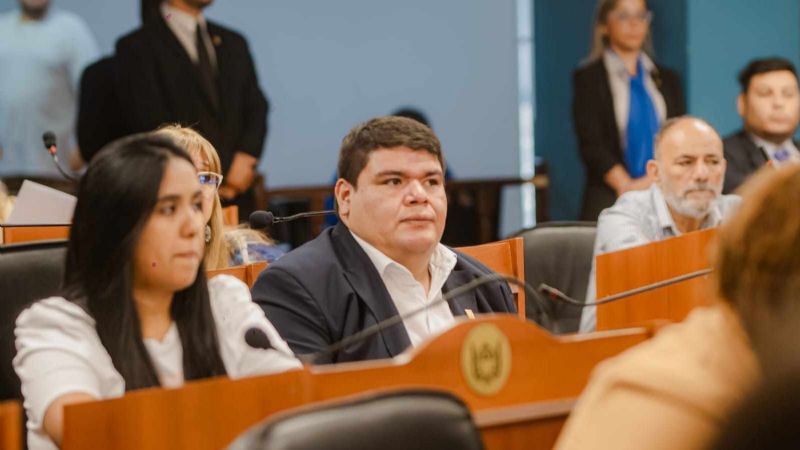 Hernán Díaz salió al cruce de diputado libertario