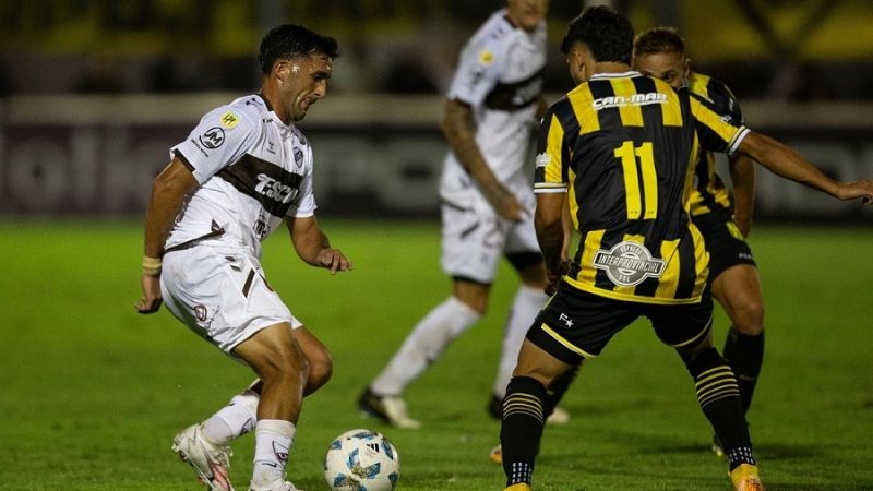 Platense eliminó en los penales a Olimpo (BB)