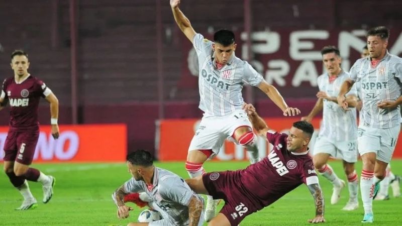 Lanús llegó a la cima, pero no aseguró la clasificación