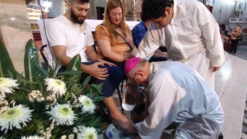 Jueves Santo: Mons. Urbanc participó de la ceremonia de lavado de pies