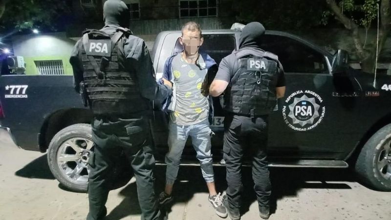 Huían disparando de la PSA y los atraparon