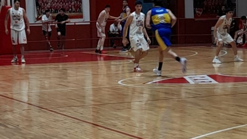 Red Star le ganó de visitante a Rioja Juniors y crece en la tabla