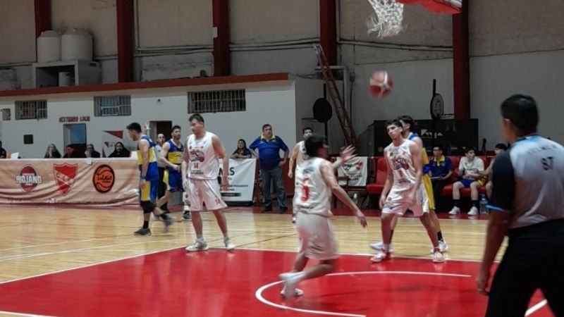 Red Star le ganó de visitante a Rioja Juniors y crece en la tabla