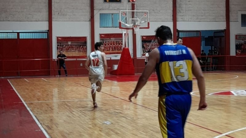 Red Star le ganó de visitante a Rioja Juniors y crece en la tabla