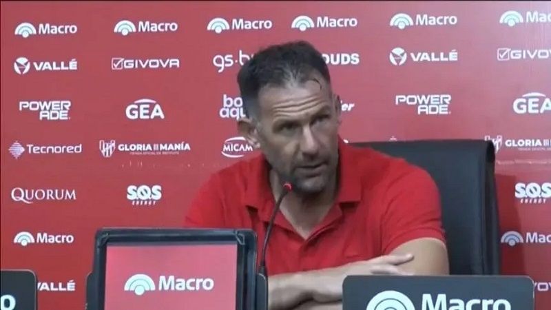 Dabove pidió tener "los pies sobre la tierra".