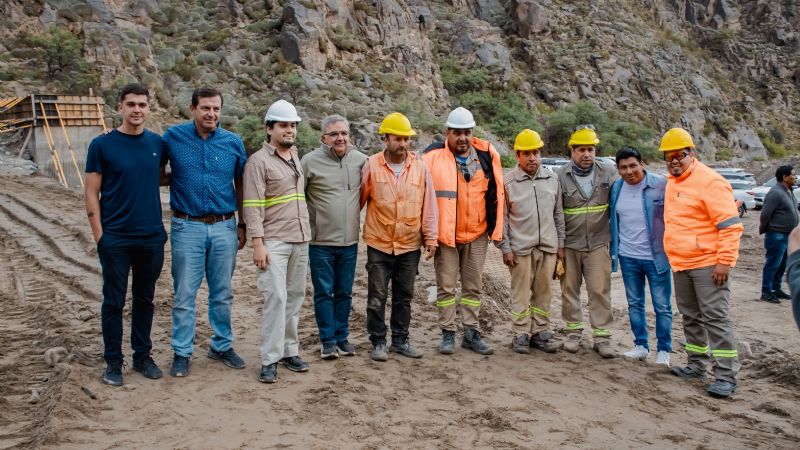Avanza obra hídrica que impulsará el potencial vitivinícola y productivo en Punta del Agua