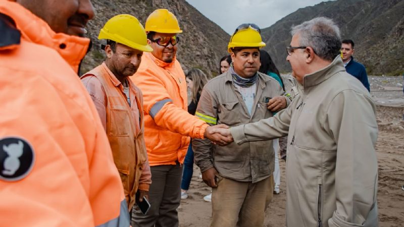 Avanza obra hídrica que impulsará el potencial vitivinícola y productivo en Punta del Agua