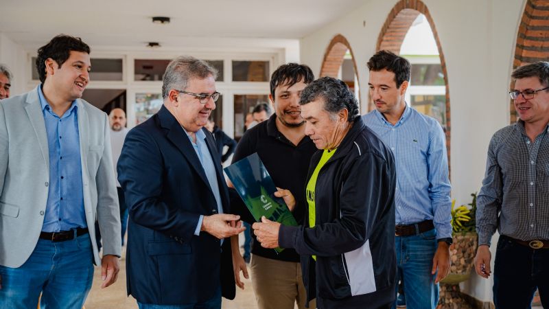 Entregaron escrituras en Tinogasta y Fiambalá