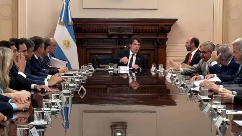 El Gobierno les propuso a las provincias reflotar la Ley Ómnibus
