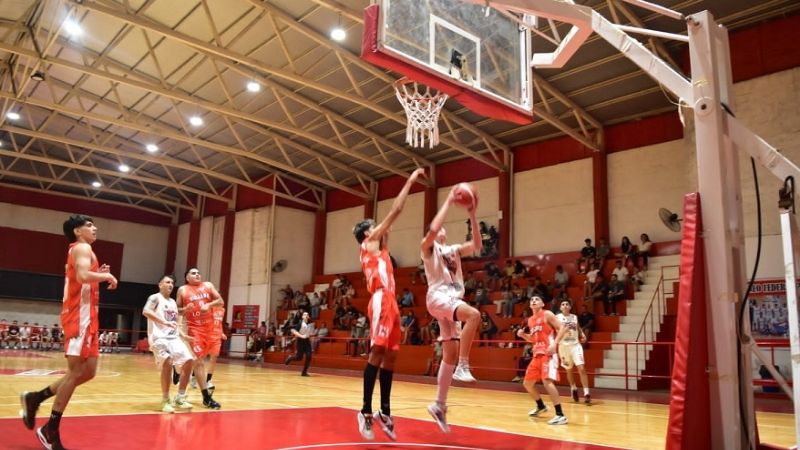 Red Star cayó 87 a 78, de visitante, con Riojano