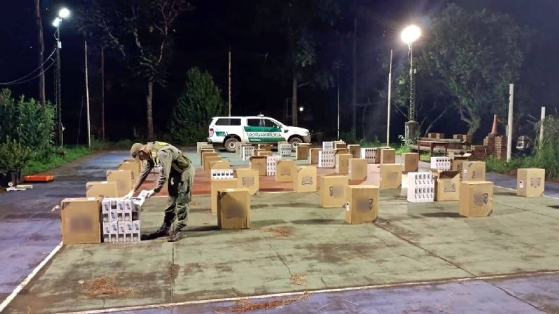 Gendarmería frustra el contrabando de 25000 paquetes de cigarrillos