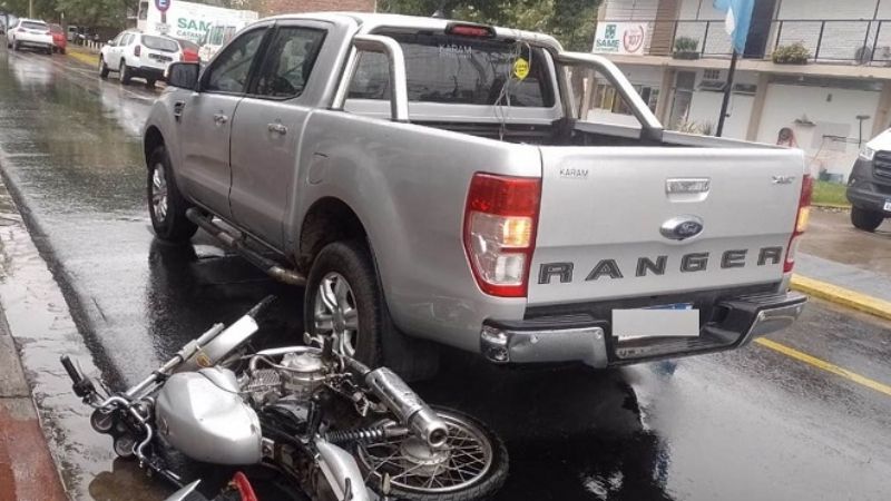 Chocaron moto y camioneta