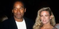 O.J Simpson junto a Nicole Brow cuando todavía eran pajera. 