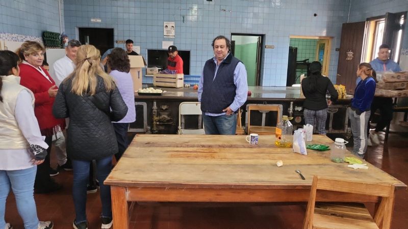 Corpacci y Santillán donaron mercadería al Hogar Escuela