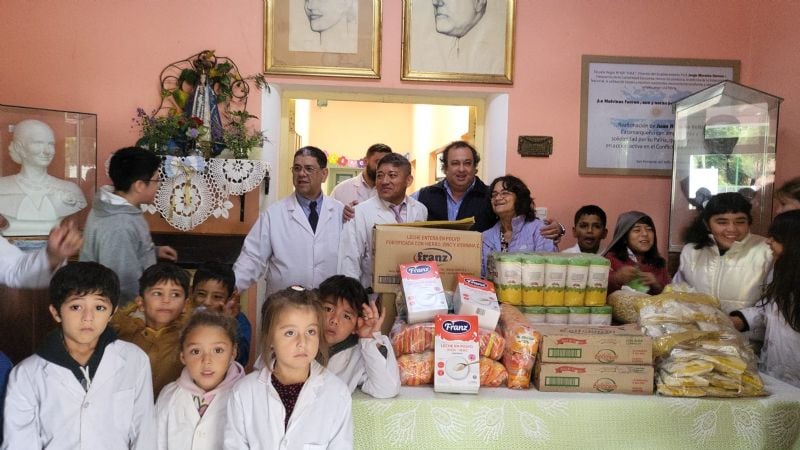 Corpacci y Santillán donaron mercadería al Hogar Escuela