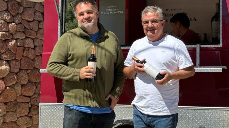 Raúl visitó la Bodega Federico Mena Saravia, un emprendimiento vitivinícola de varias generaciones