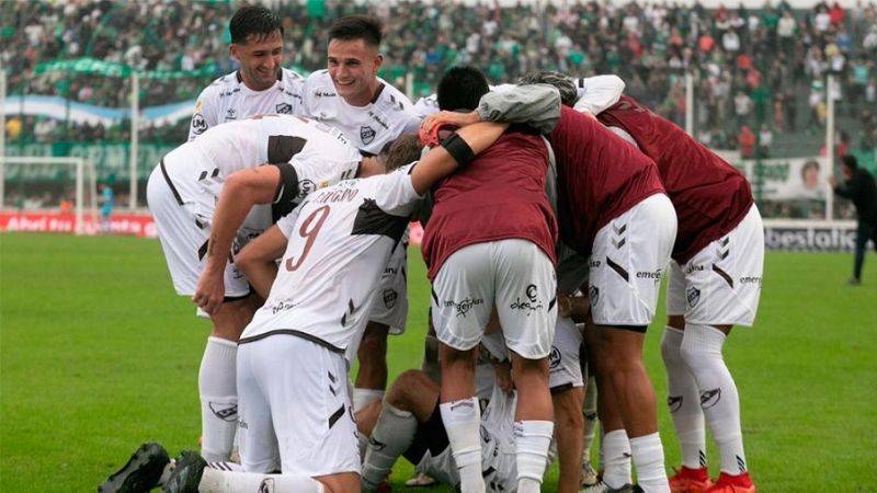 Triunfos de Platense y Banfield como visitantes