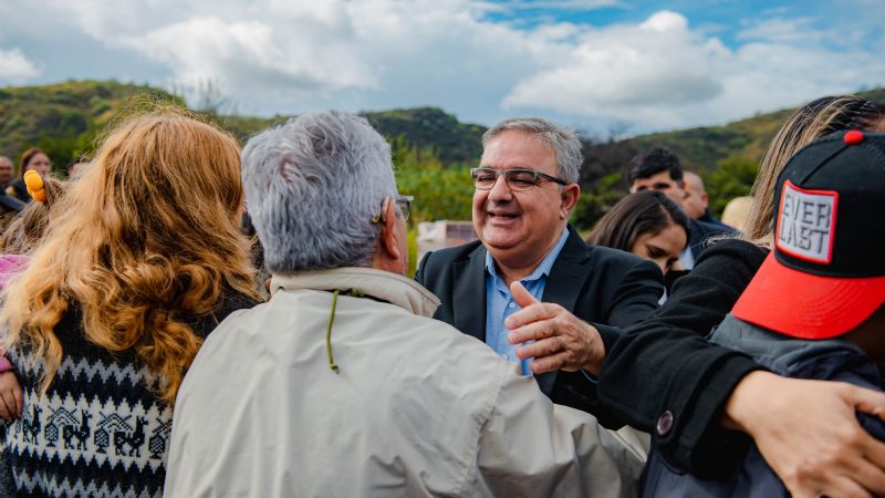 La Provincia entregó 24 terrenos y materiales para construcción de viviendas