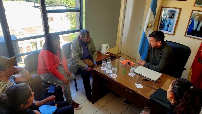 Diputado del FDT recibió a la comunidad originaria de Peñas Negras