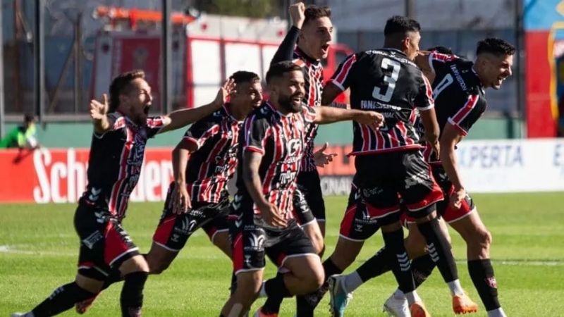 Chacarita eliminó a Tigre en los penales