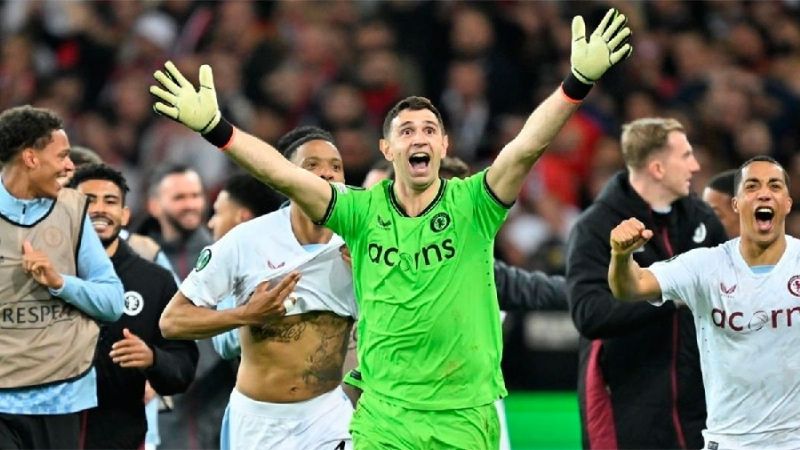 “Dibu” lo hizo de nuevo, atajó dos penales a franceses