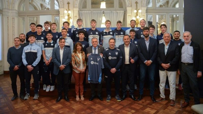 Con Tapia López, la U19 del vóley entrena en Tucumán