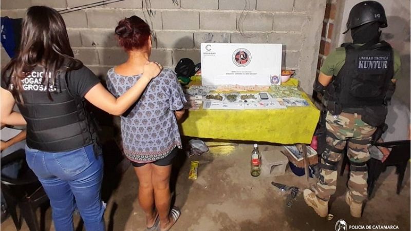 Un hombre y una mujer detenidos con marihuana y cocaína