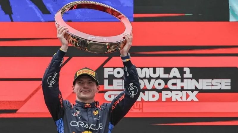 Max Verstappen sumó otra victoria en China