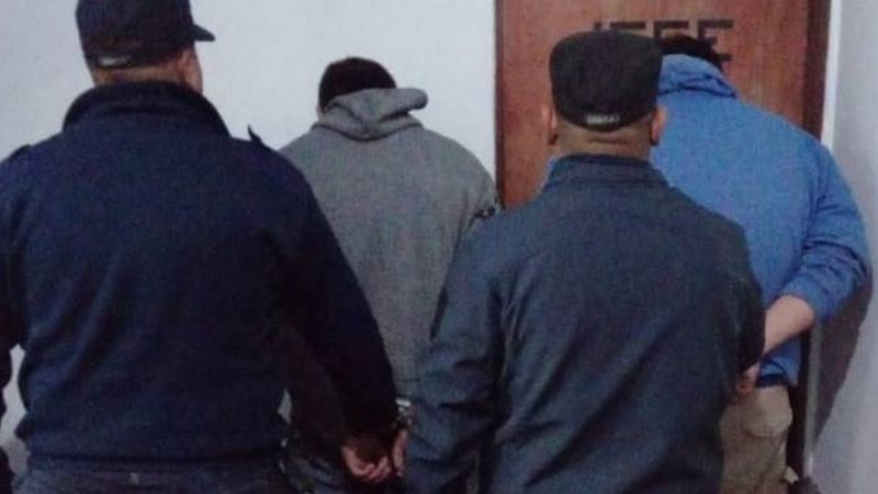 Incautan un arma de fuego, carne vacuna, cubiertas y prendas de vestir