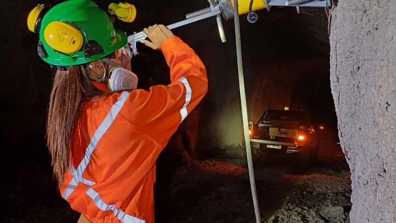 Farallón Negro recibe futuros técnicos e ingenieros en minas